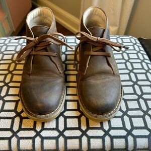 Clarks Original Desert Boot Beeswax Brown size 2.0 Wide
